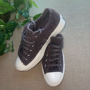 Converse CTAS Lift Ox Violet Ore Sherpa Womens 9.5 Platform Sneakers 572201C